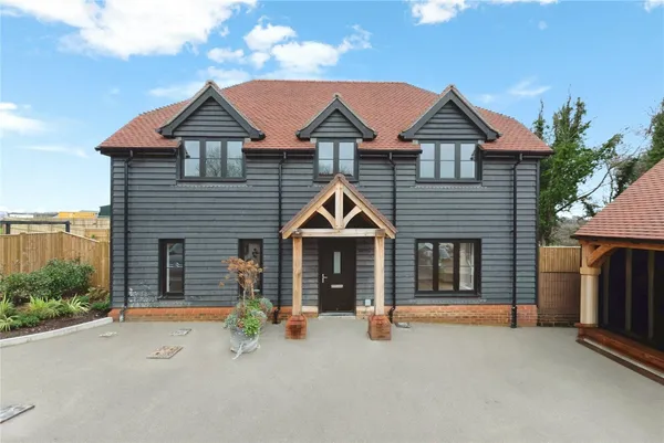 Huntersfield Farm, Fairlawn Road, Ban...