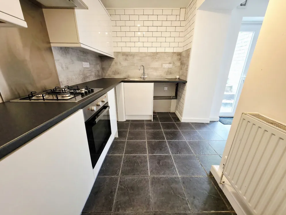 Property carousel item 9