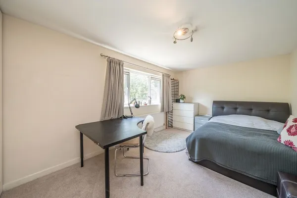 Milner Drive, Cobham, KT11 photo 5