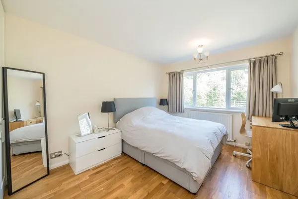 Milner Drive, Cobham, KT11 photo 6