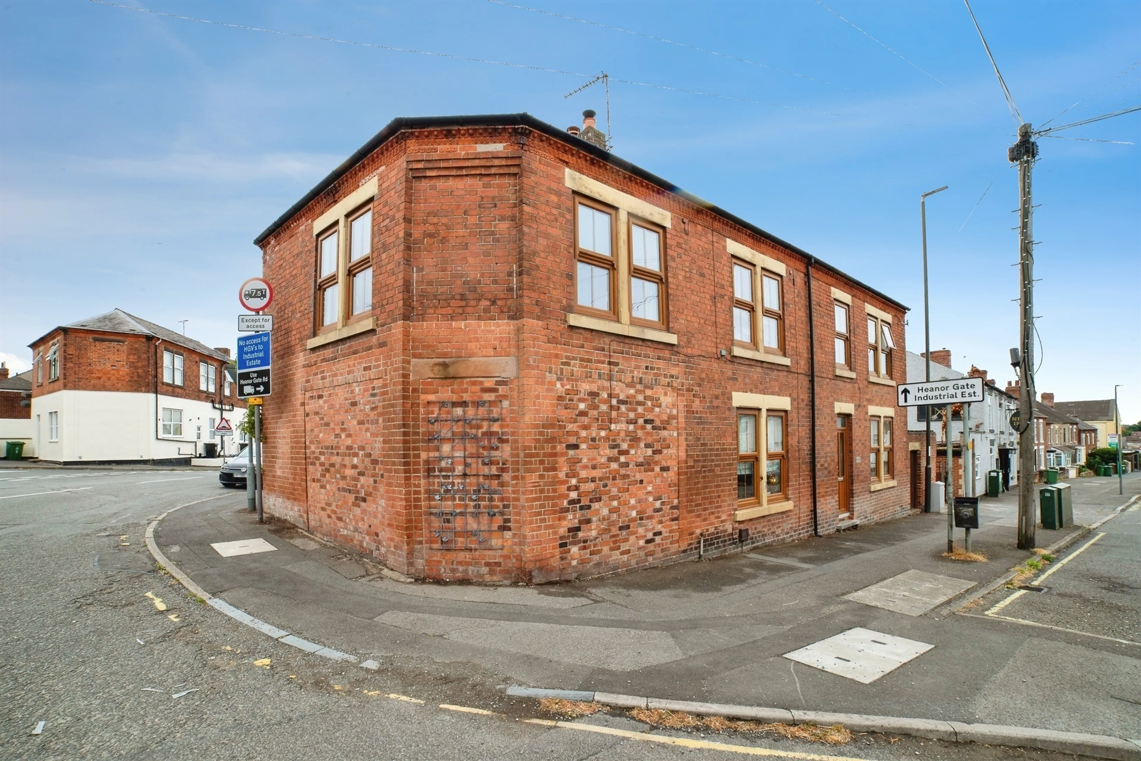 Property photo 0