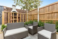 Curteys Walk, CRAWLEY
