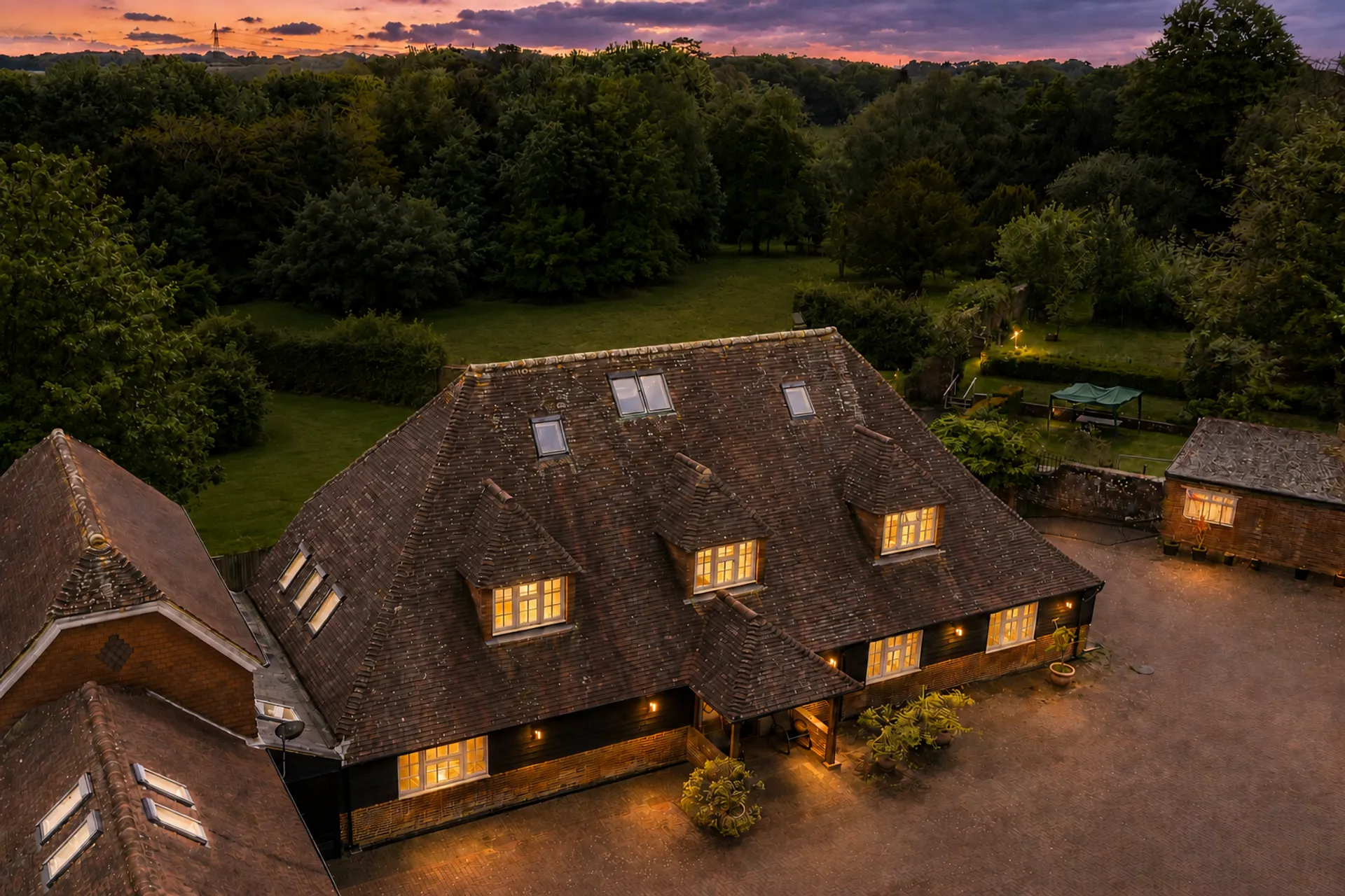Property photo top 0
