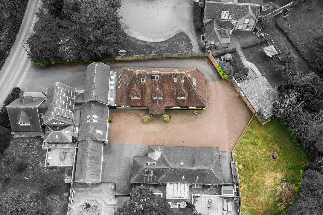 https://mr0.homeflow-assets.co.uk/files/photo/image/48116/5386/_x_/gAhEXDyeFUiYdfs4oh6mlw.jpg