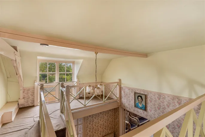Property carousel image 9