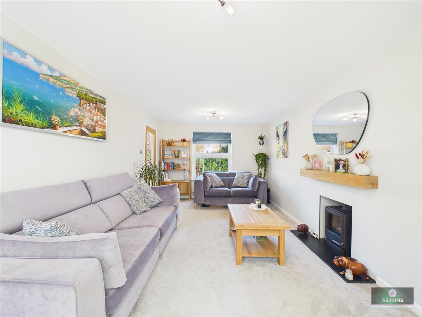 Salterns Road, Maidenbower Image 12
