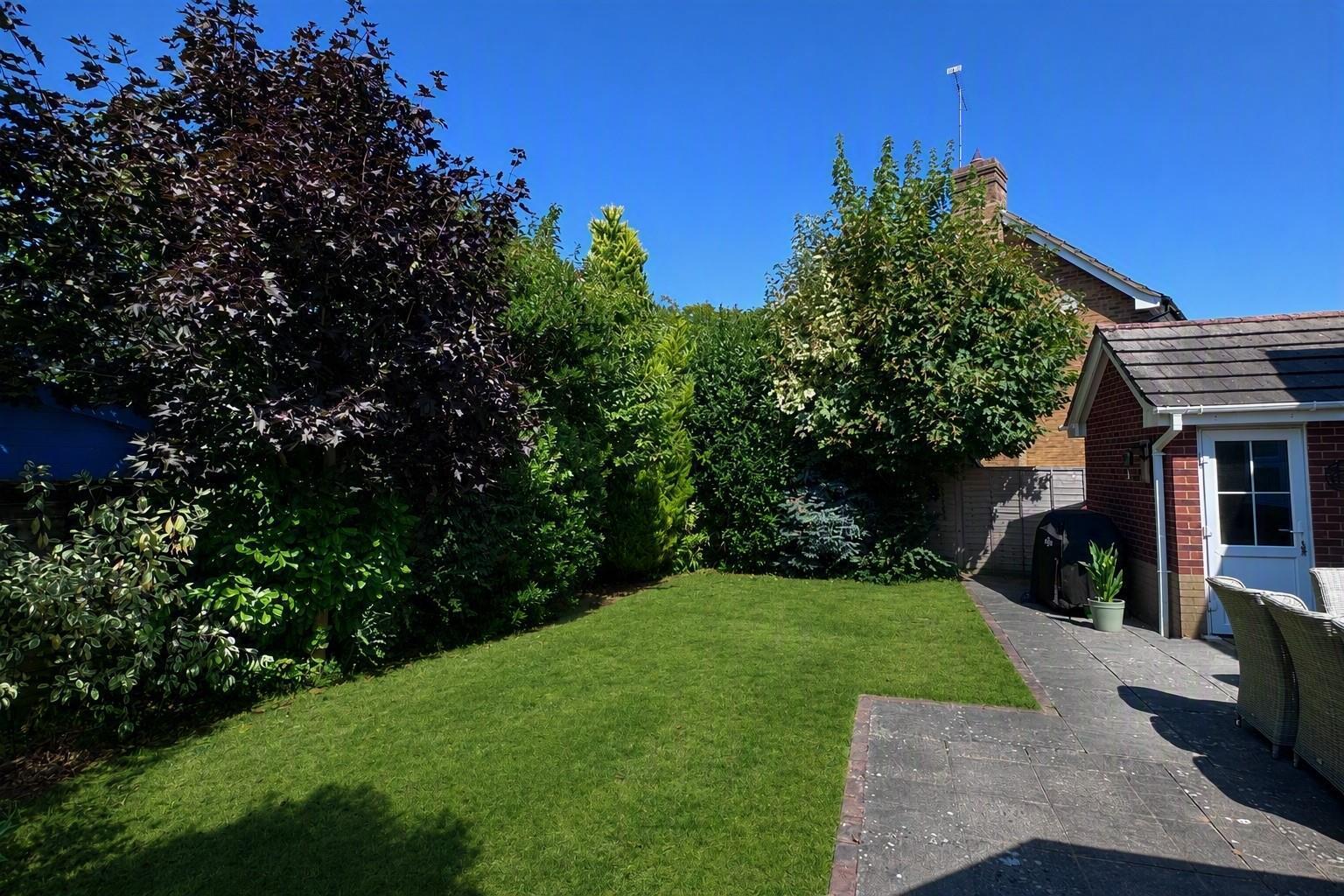 Salterns Road, Maidenbower Image 30