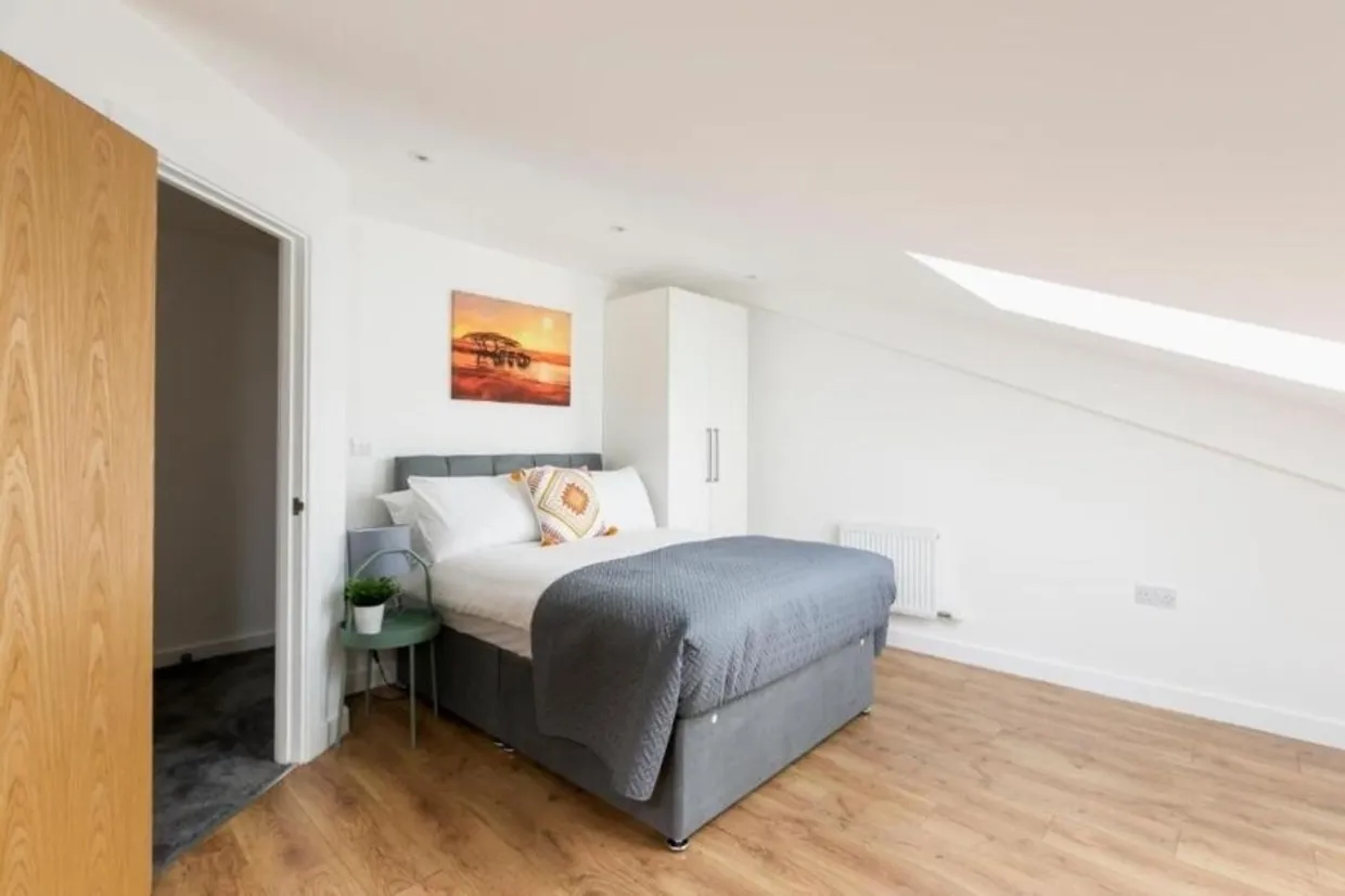 Sydney Road Enfield EN2 photo 3