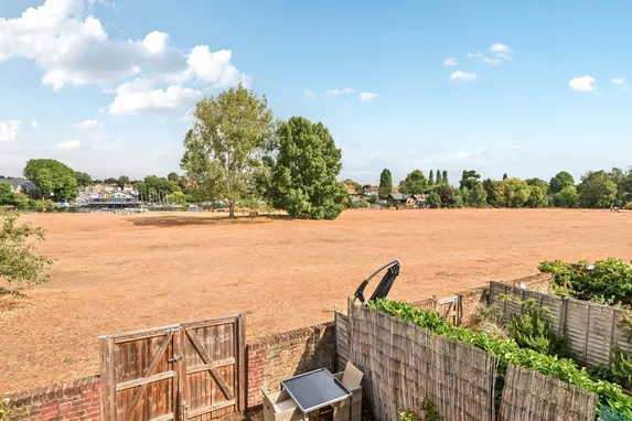 Buckingham Gardens, West Molesey KT8