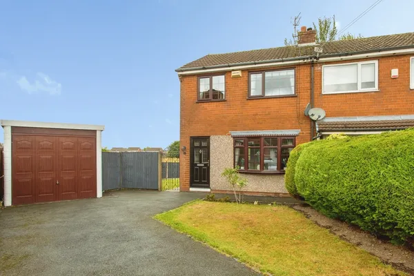 Glendale Avenue, Lostock Hall, Presto...