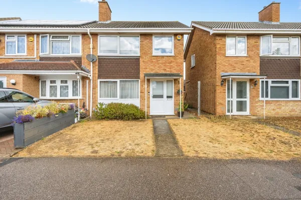Walnut Walk, Bedford, Bedfordshire, MK42