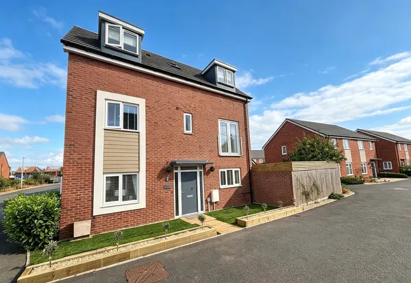 Regan Avenue, Stratford-upon-Avon, CV...