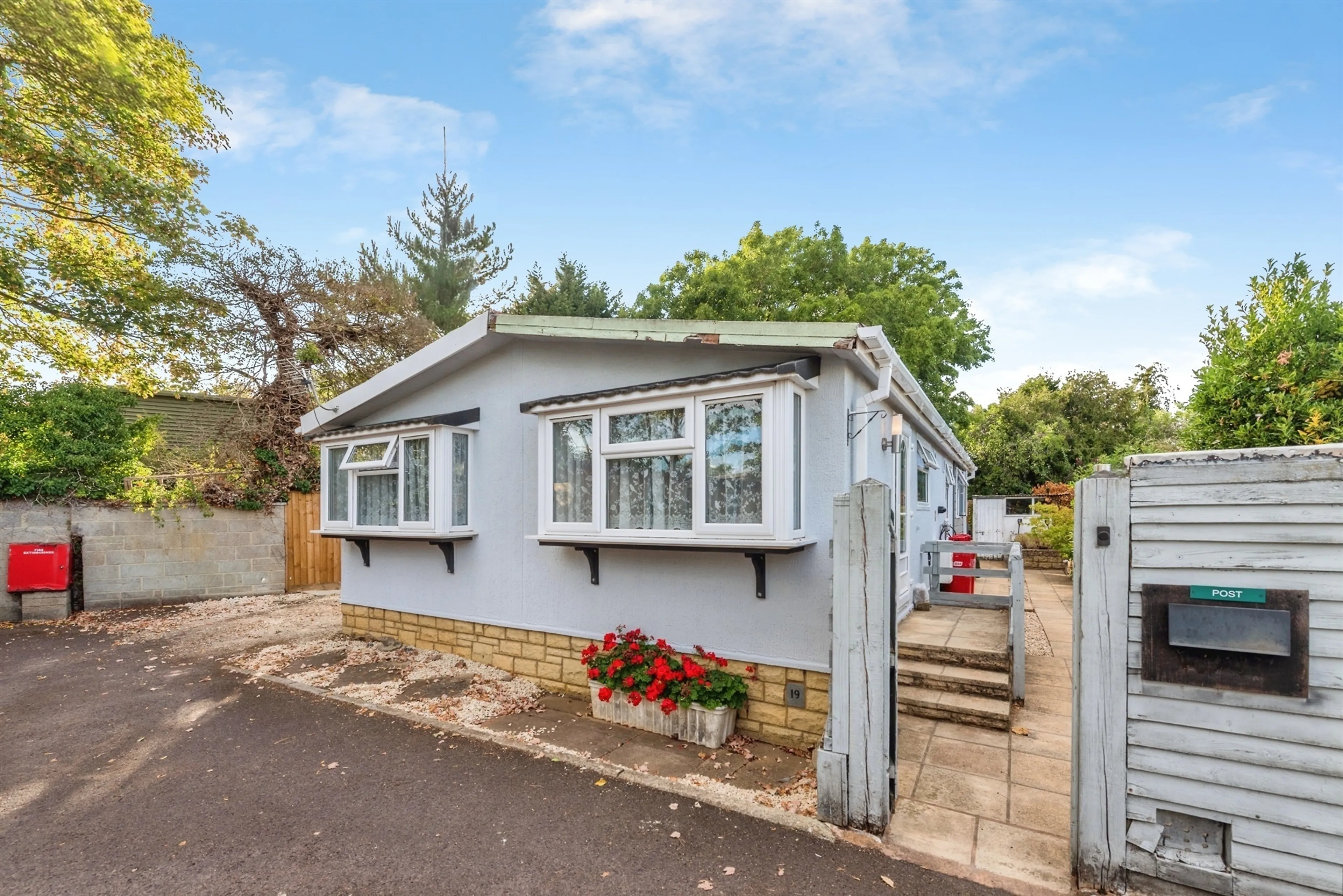 Property photo 0