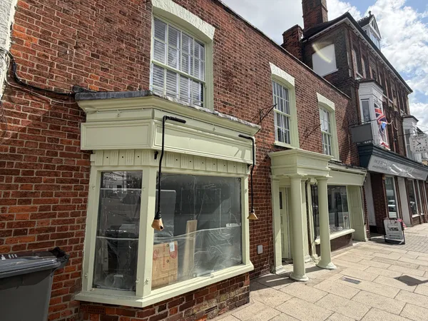 4 Bedroom Apartment, High Street, Mal...