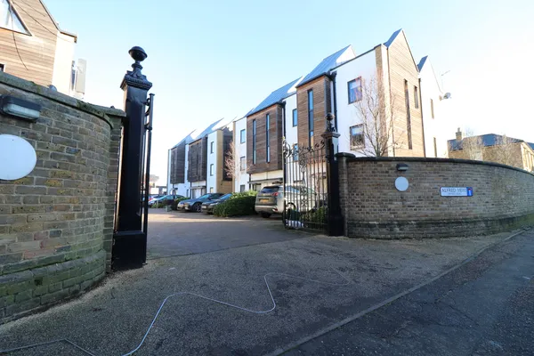 Alfred Mews, Old Moulsham, CM2 0FW