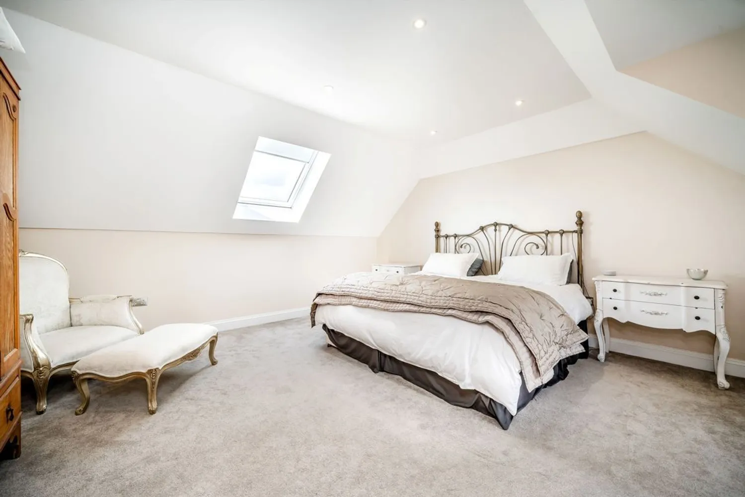 Hanger Hill, Weybridge, KT13 photo 6