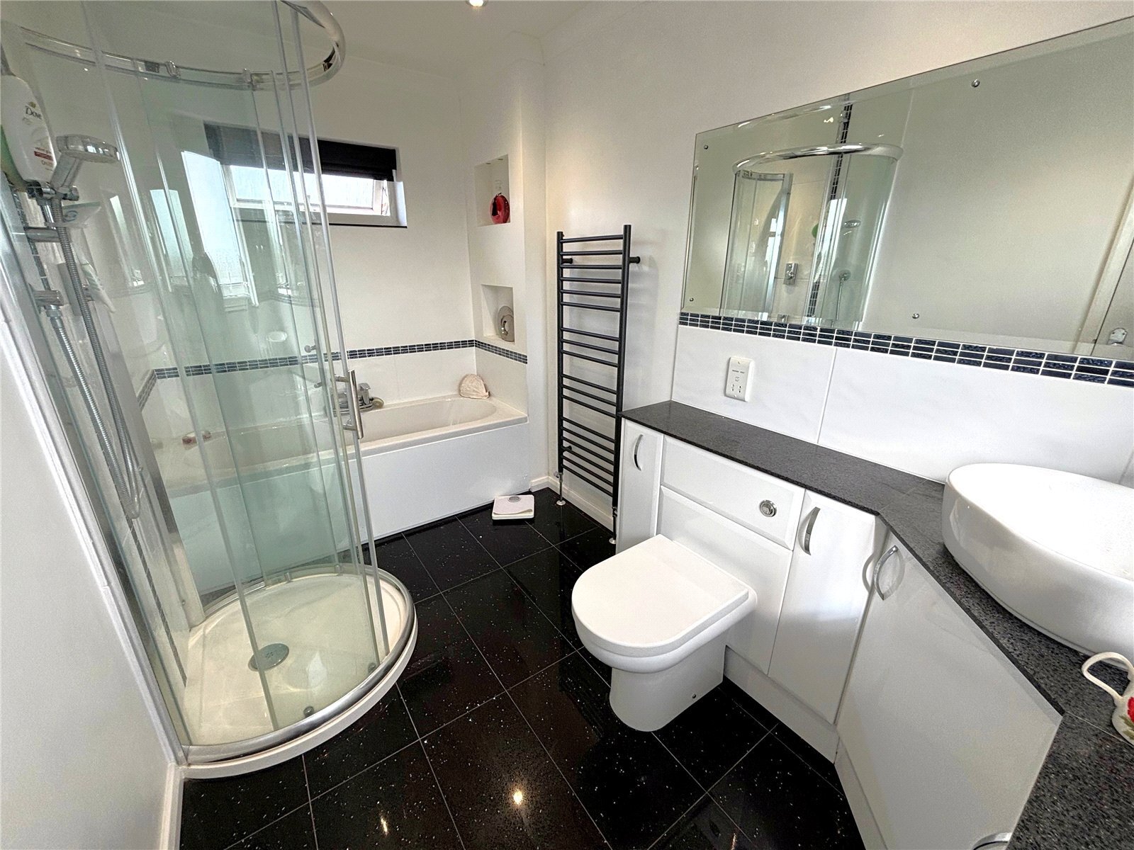 Sunbury Court, Fareham, Hampshire, PO15 Image 6
