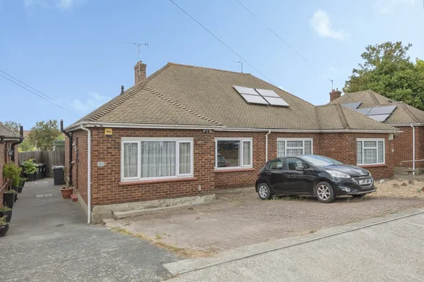 Ridgeway Avenue, GRAVESEND, Kent, DA12