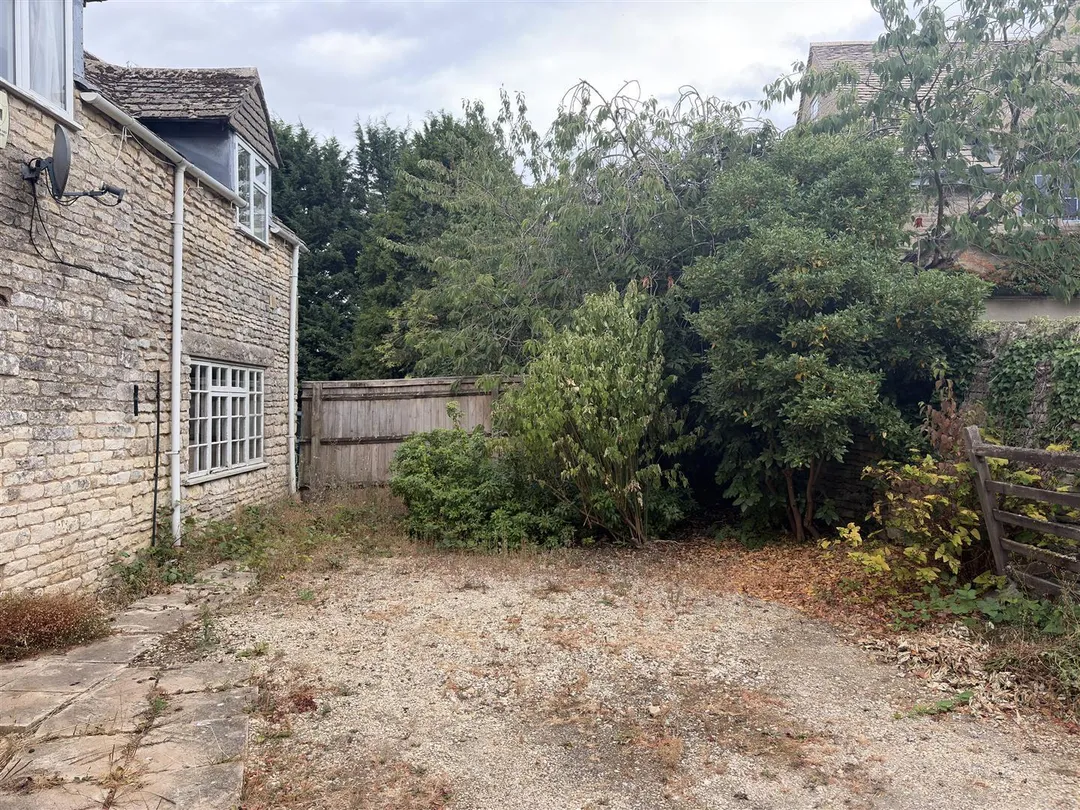 https://mr0.homeflow-assets.co.uk/files/photo/image/48120/6111/_x_/RIjgozFzQUyWyVDHwWRpcQ.jpg