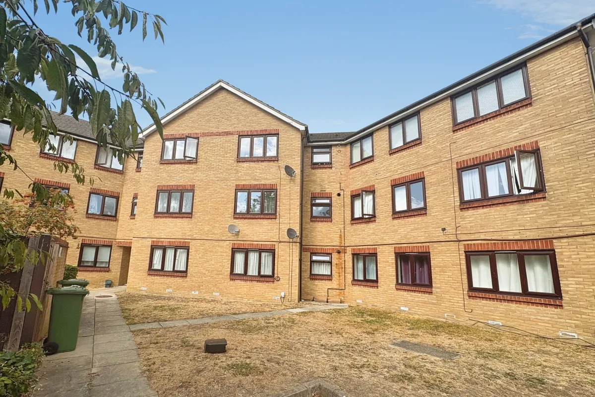 Turnors, HARLOW