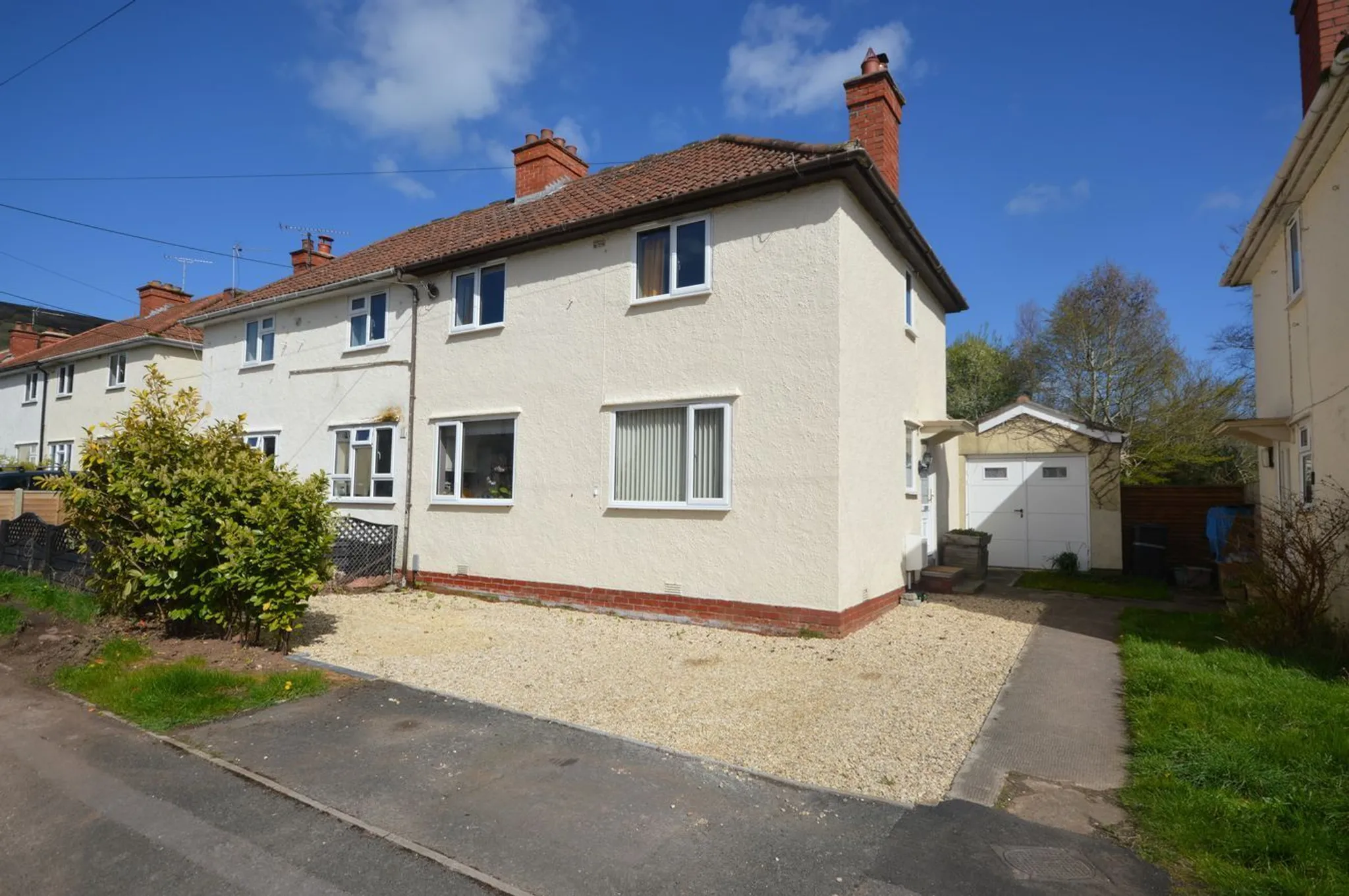 https://mr0.homeflow-assets.co.uk/files/photo/image/48121/2248/_x_/55242614.jpg