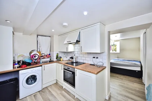 London Road, Maidstone, Kent, ME16