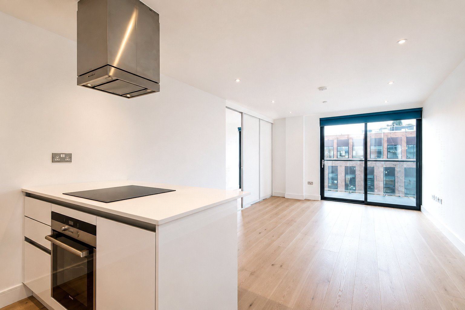 Kensington Apartments, Aldgate East, London, E1 Image 2