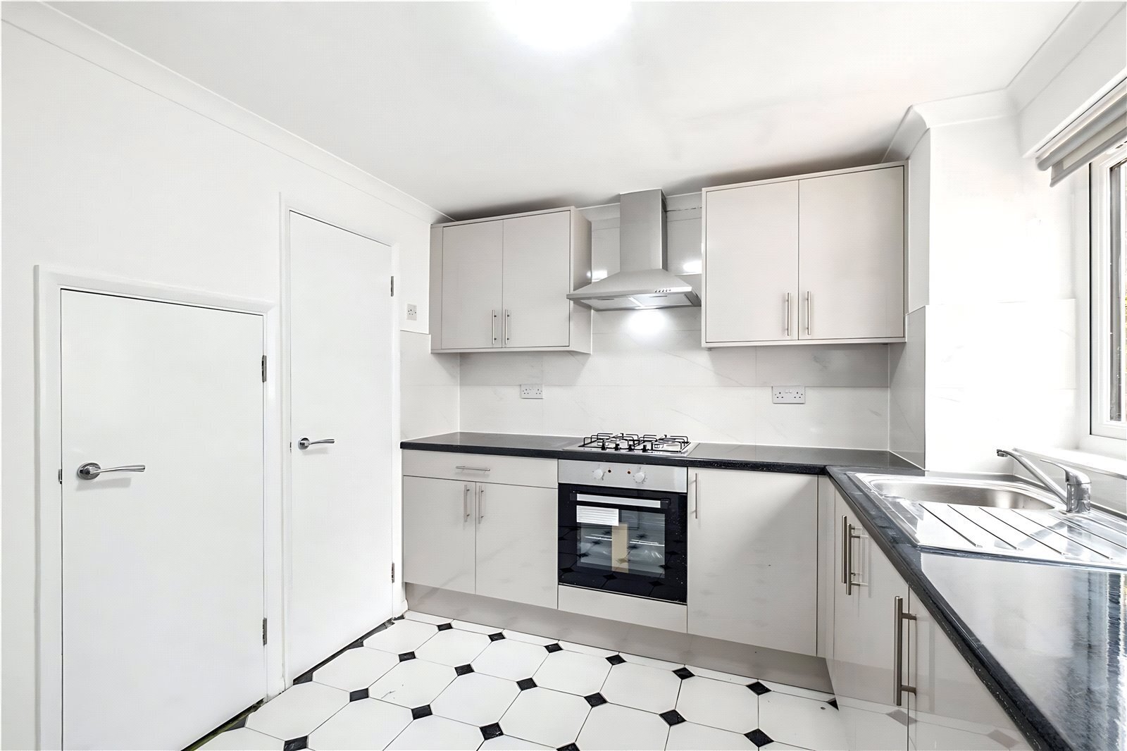 Shirley Street, Canning Town, London, E16 Image 4