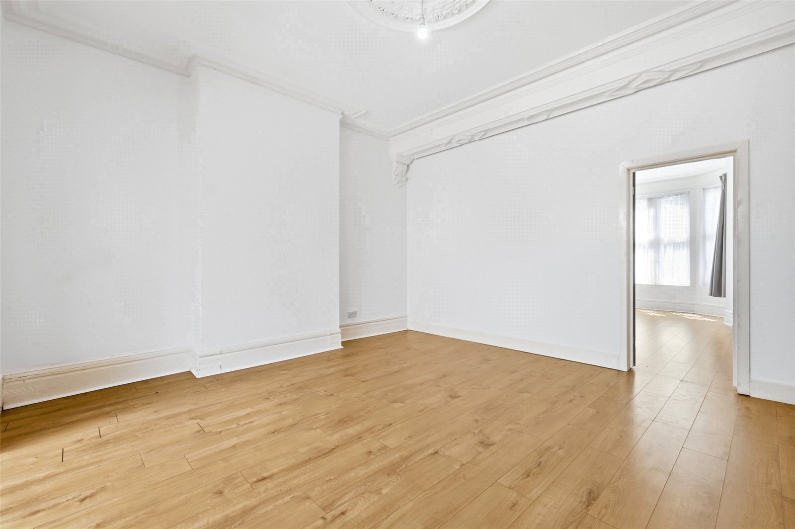 Aldersbrook Road, London, E12 Image 11