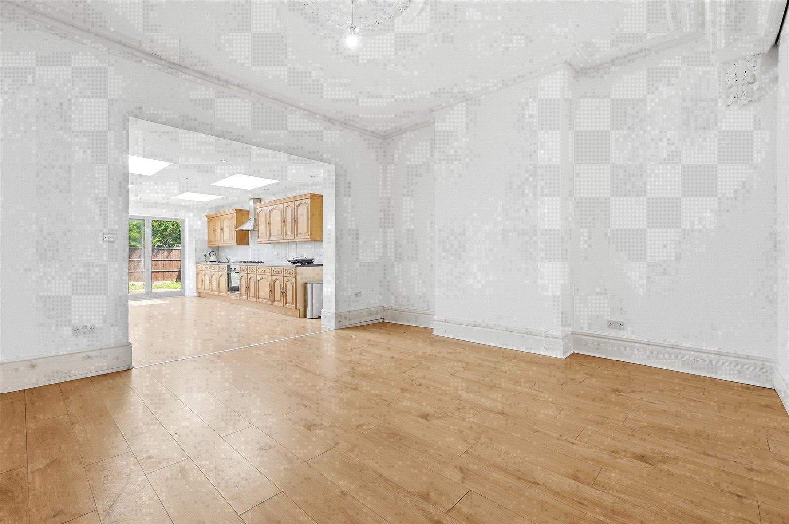 Aldersbrook Road, London, E12 Image 12