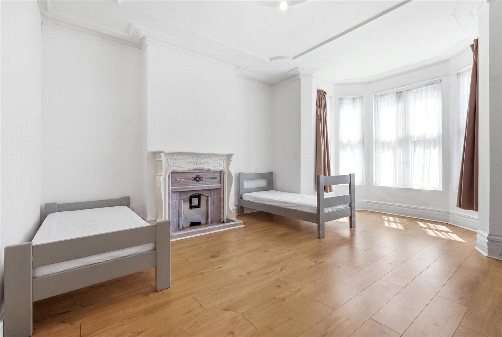 Aldersbrook Road, London, E12 Image 13