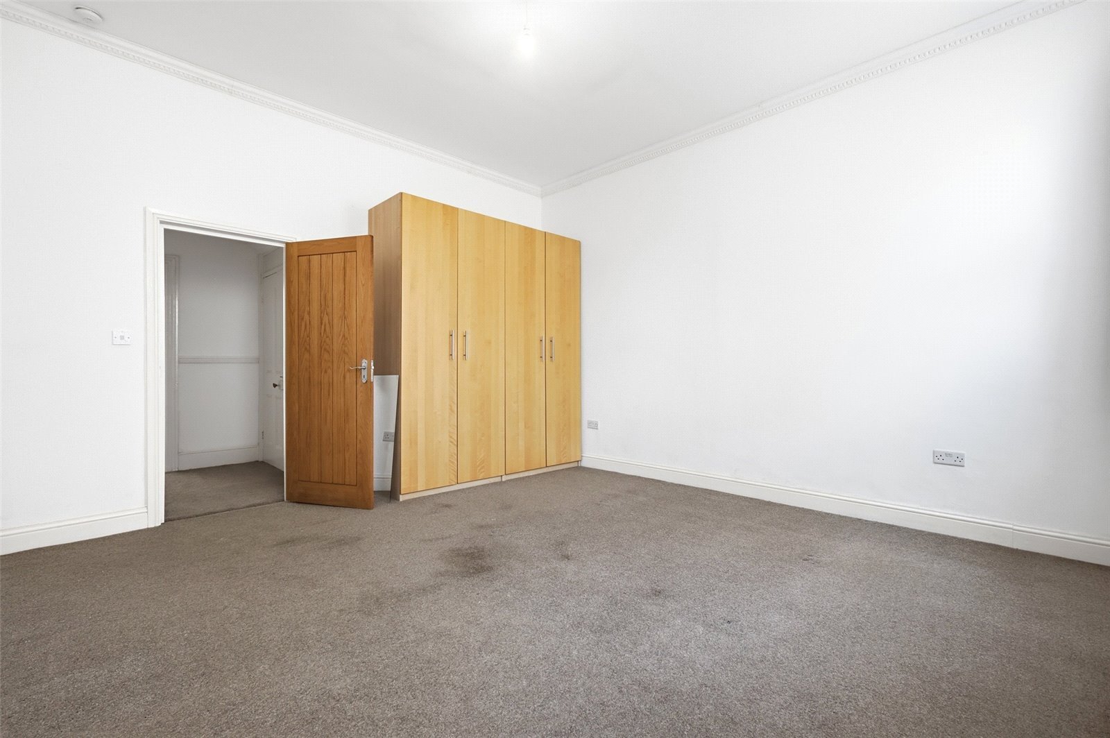 Aldersbrook Road, London, E12 Image 15