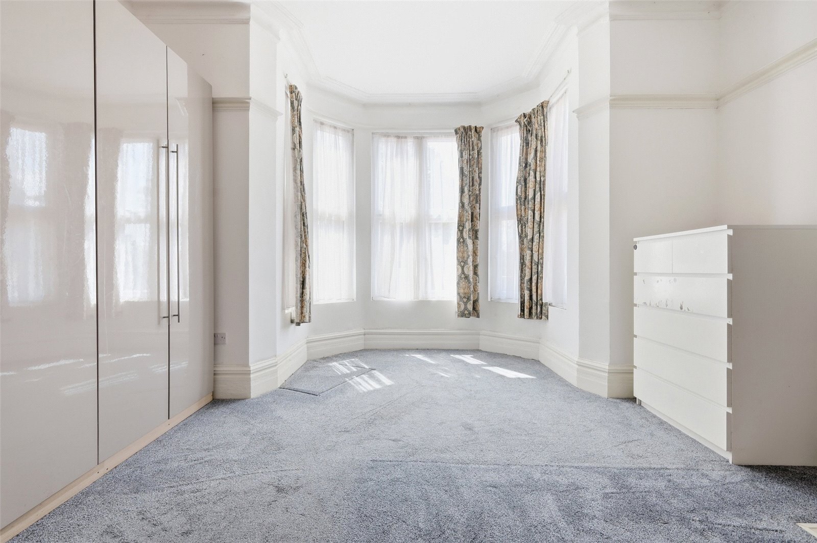 Aldersbrook Road, London, E12 Image 19