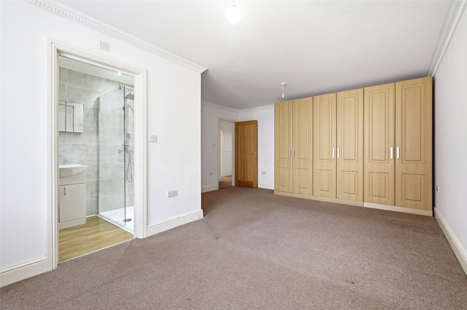 Aldersbrook Road, London, E12 Image 21