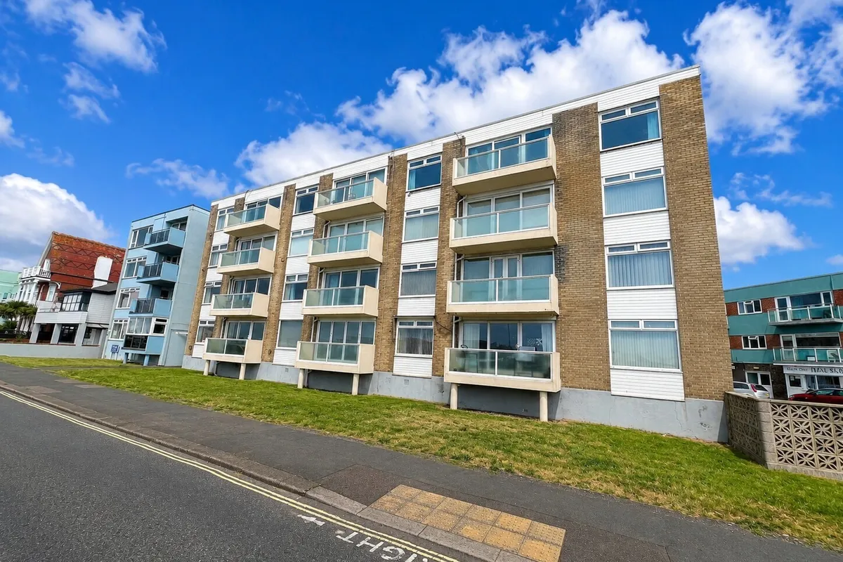 Marine Parade West, Lee-On-The-Solent