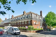 Mortlake High Street, LONDON