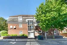 Mortlake High Street, LONDON