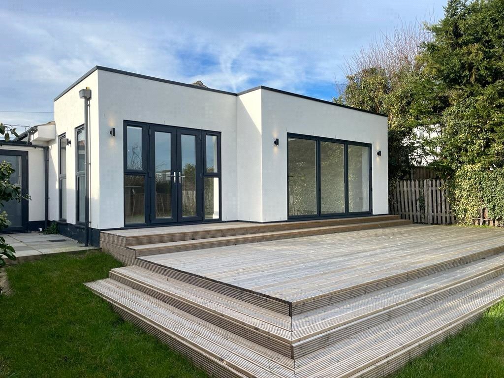 Park Gardens, Hawkwell, Hockley, Essex, SS5 Image 1