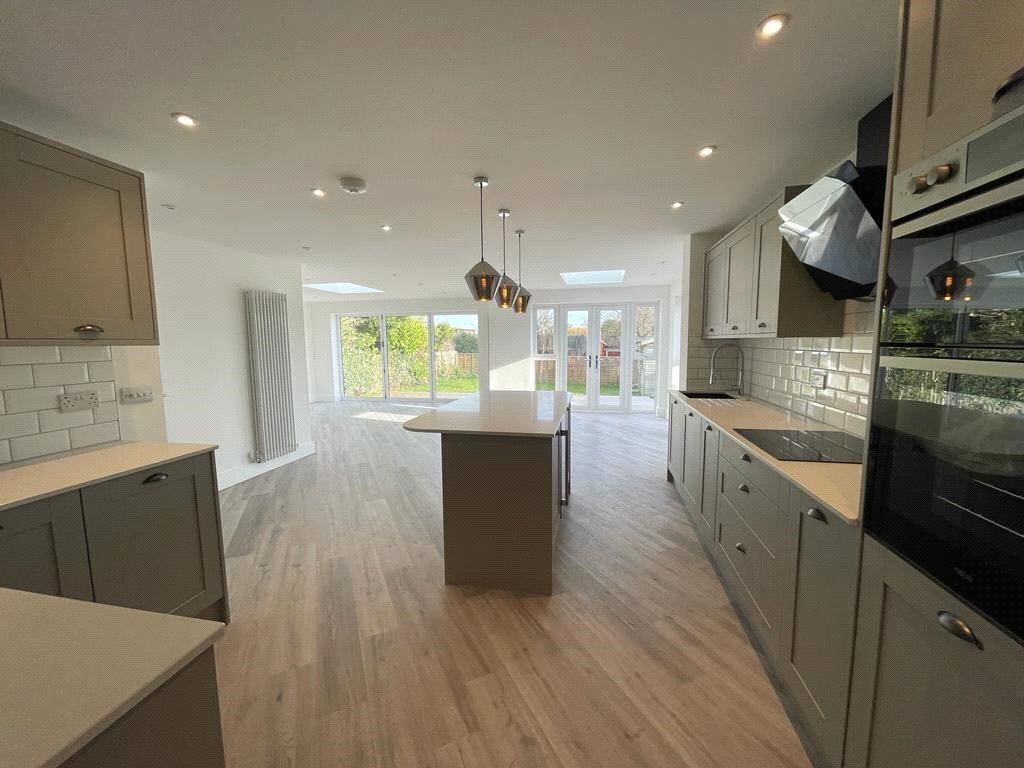 Park Gardens, Hawkwell, Hockley, Essex, SS5 Image 6