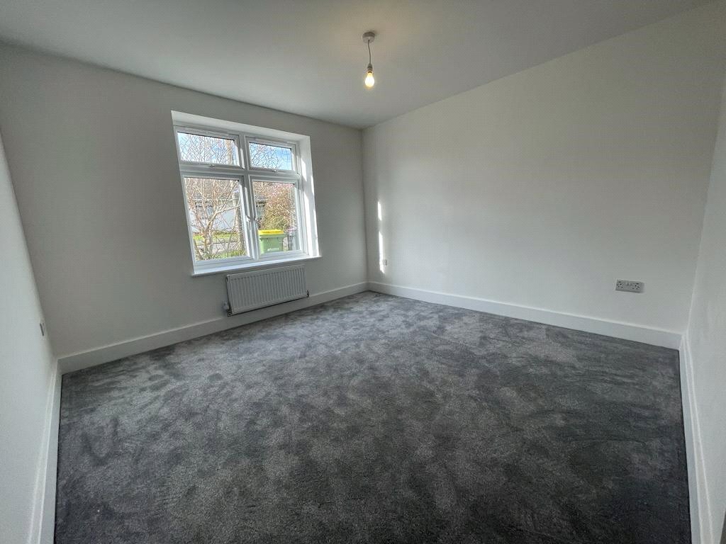 Park Gardens, Hawkwell, Hockley, Essex, SS5 Image 10