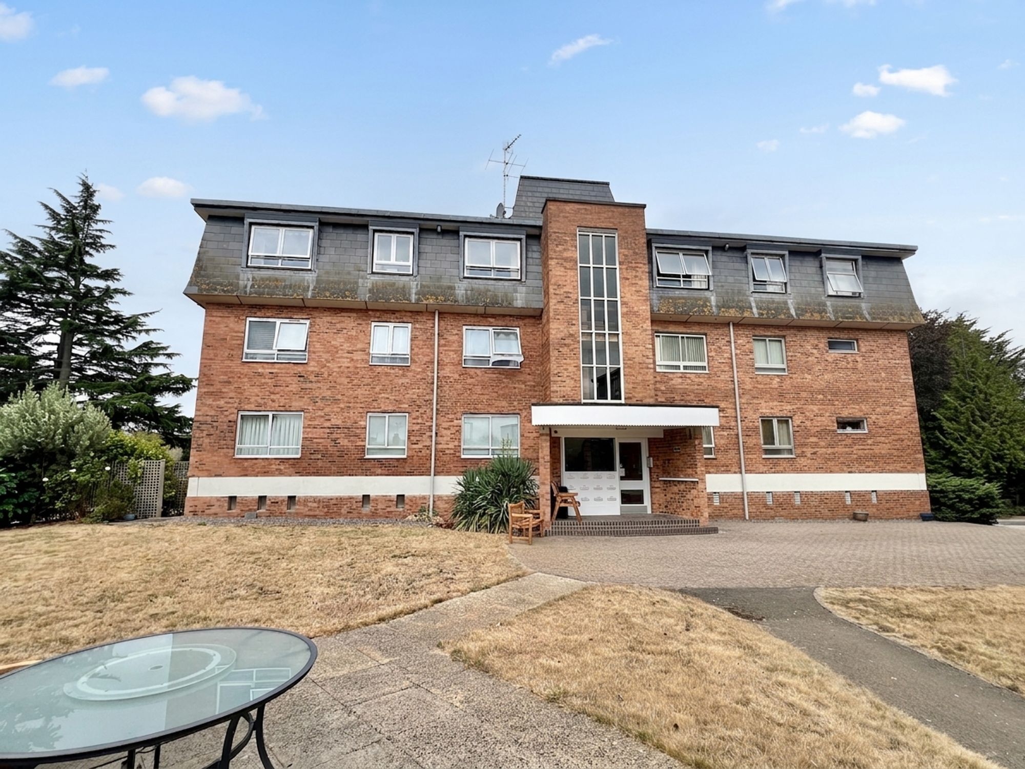 Compass Rise, Osborne Court - NO onward chain! Image 1