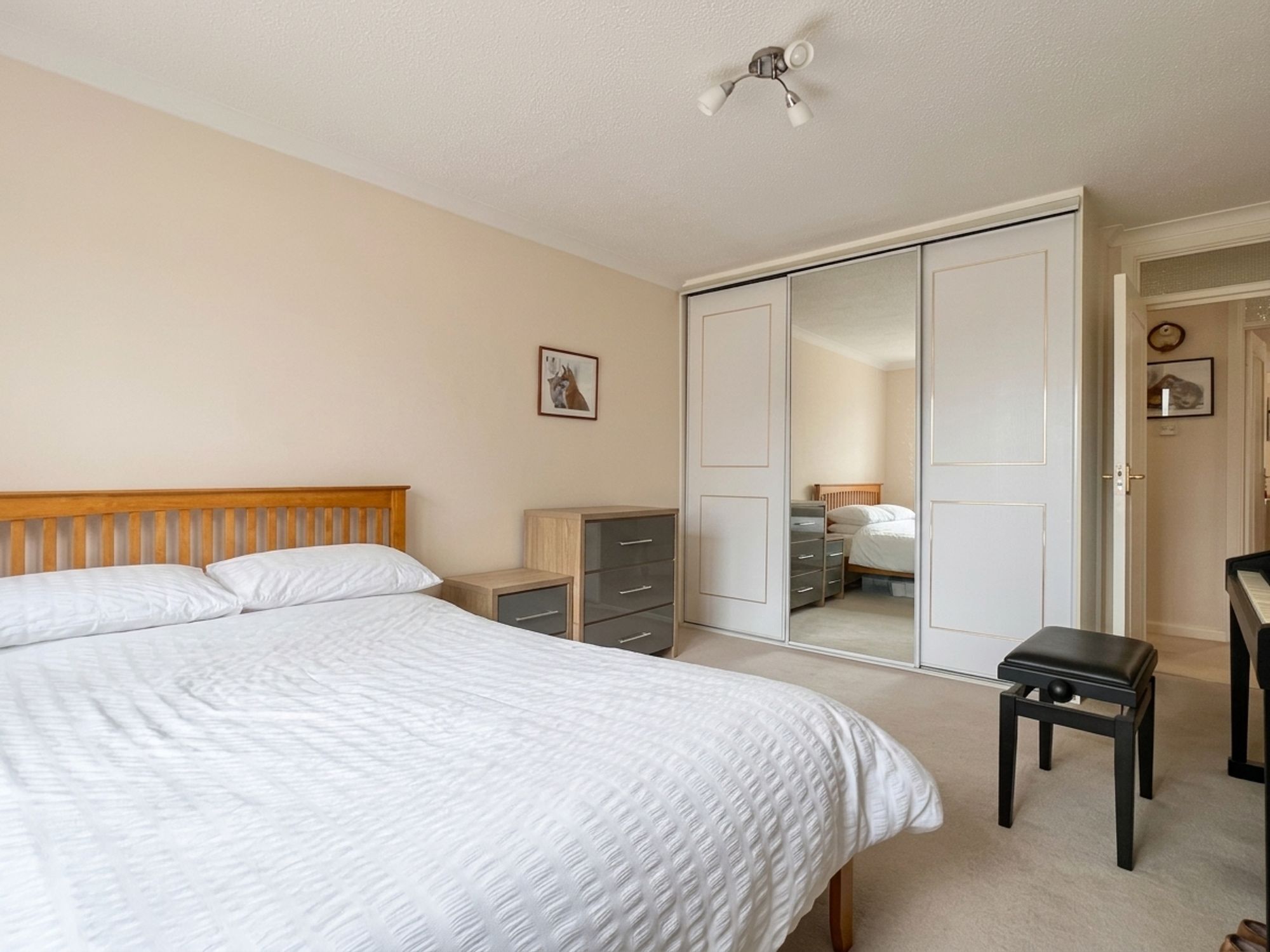 Compass Rise, Osborne Court - NO onward chain! Image 11