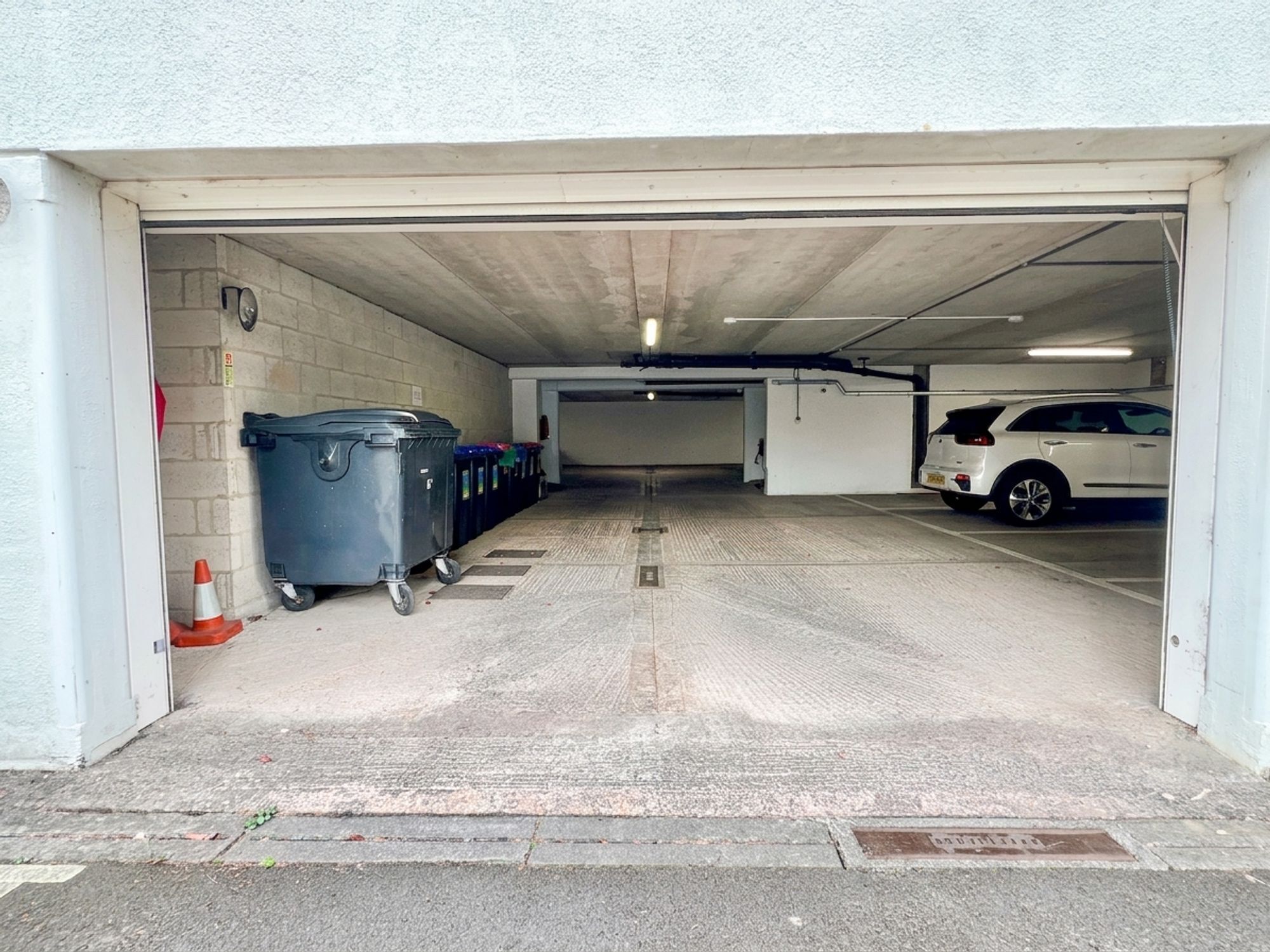 Compass Rise, Osborne Court - NO onward chain! Image 16