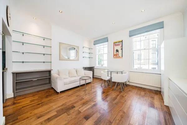 Westmoreland Terrace, London, SW1V photo 1