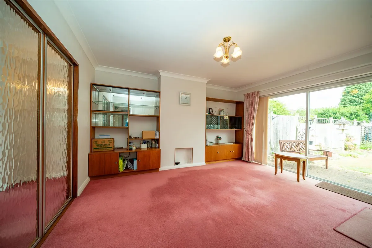 Brickfield Avenue, Leverstock Green, Hemel Hempstead, Hertfordshire, HP3 8NP