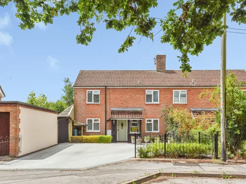 Oak Lane, Easterton, Devizesphoto