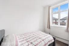 Rosedene Avenue, Morden