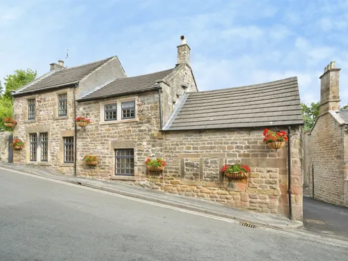 Snitterton Road, MATLOCKphoto