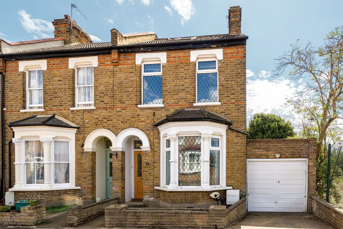 Bell Road, Enfield