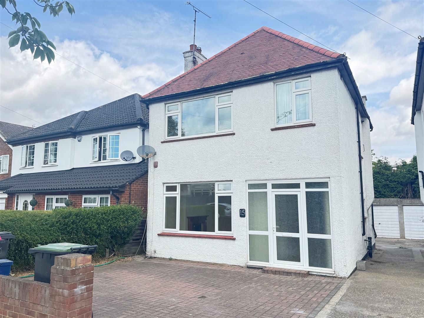 Carlton Avenue, Westcliff-On-Sea Image 1
